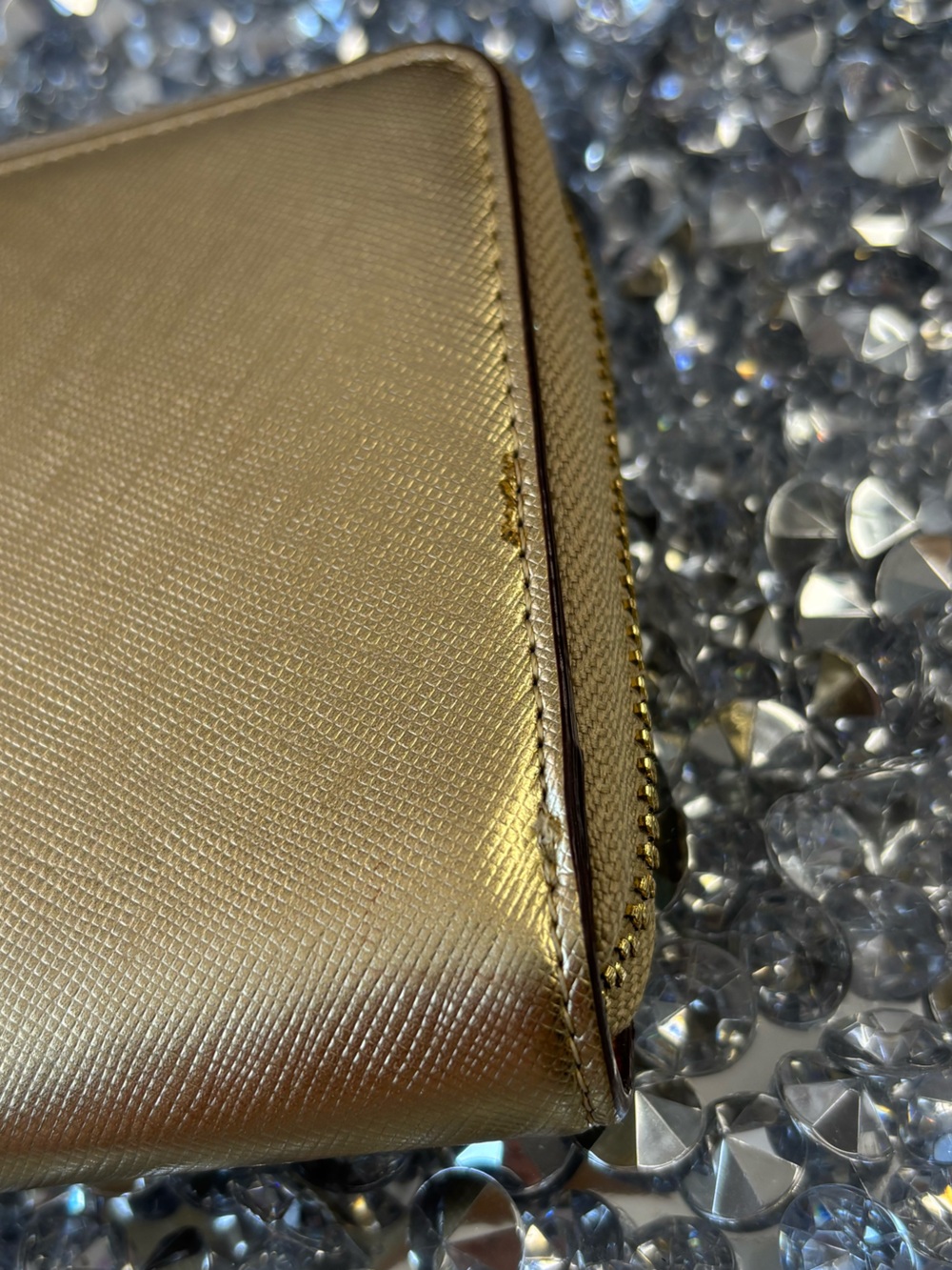 Kate spade STORYBOOK Gold Metallic Zip-around wallet EUC - Picture 12 of 14